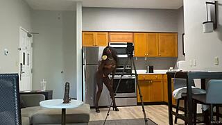 lola black sexy live licking lollipop