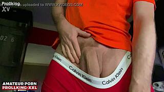 watch my xxl bulge while prollking in sneakers and socks