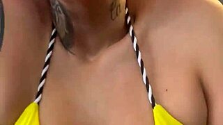 Fui Toda Suada E Toda Molhada Na Academia De Frente Da Praia De Copacabana Nossa Minha Buceta Molhada E Cheia De Sal