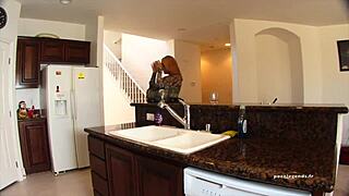 Il Y A Longtemps Que Melanie Monroe Et Carrie Ann Ont Appris À Baiser