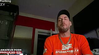 watch my xxl bulge while prollking in sneakers and socks