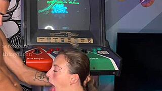 I invited neighbor to play video game and she offered her pussy