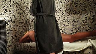 called a masseuse to the hamam