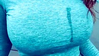 Bimbos have more fun with fingering and masturbation on webcam.