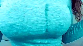 Bimbos have more fun with fingering and masturbation on webcam.