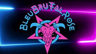 Hot Blonde Twerks and Squirts in Lingerie!