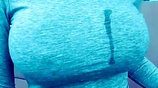 Bimbos have more fun with fingering and masturbation on webcam.