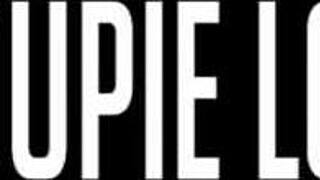 Hazel Grace lets Sara Jay spread her ass for dildo fucking 😏