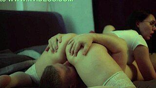 i lick my milf's pussy and she has a real orgasm, it's so juicy