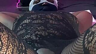 ebony squirter multiple orgasm with the sex machine