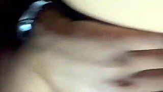 pagando a corrida antes de entrar no mercado o safado do motorista ainda gozou dentro da minha buceta