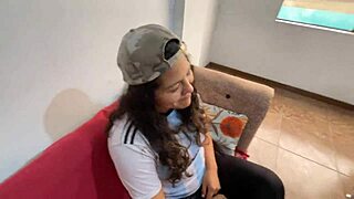 le gane la competencia de videojuegos a mi mejor amiga y tuve que darme sexo oral y anal para celebrar