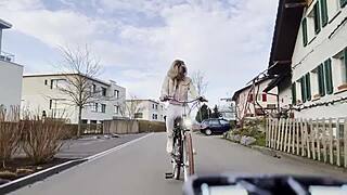 miss daisy diamond on wheels bike vlog