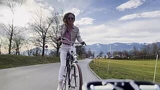 miss daisy diamond on wheels bike vlog