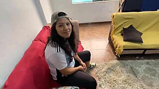 le gane la competencia de videojuegos a mi mejor amiga y tuve que darme sexo oral y anal para celebrar