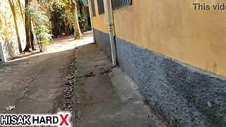 ela completou 18 anos e chamou o amigo pra tirar a virgindade dela no mato