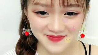 Cute Korean Girl's Live Stream on Uplive