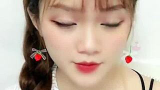 Cute Korean Girl's Live Stream on Uplive