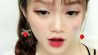 Cute Korean Girl's Live Stream on Uplive