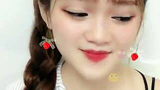 Cute Korean Girl's Live Stream on Uplive