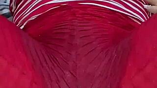 frotando mi coño a través de leggins hasta mojarlos con dirty talk sucia