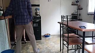 jefa, ¿por qué me dejas follarte tan fácil siendo tan cachonda?