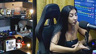 Ruan flashes cock to Renatinha Mello - she loves his dick and balls, did they hook up?