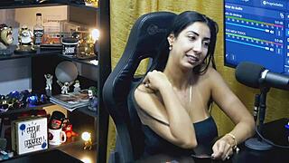 Ruan flashes cock to Renatinha Mello - she loves his dick and balls, did they hook up?