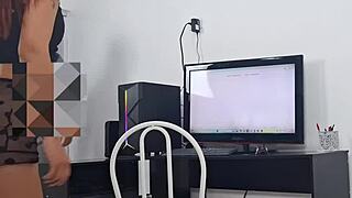 Safada Flashes Technician Without Panties In Public Housewife Exhibition