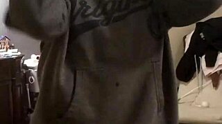 😘 curvy beauty strips down during steamy workout undress session