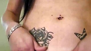 hey mom watch emy angel show off her tiny body?