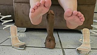 her goddess feet milk out every drop in hot footjob cum