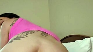 hey mom watch emy angel show off her tiny body?