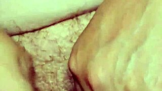 Thick Preggo Milf Squirts Huge Pussy!