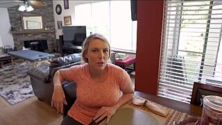 friends hot mom joslyn jane gives sensual massage then rides