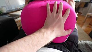 섹스 중 콘돔 빼앗아 보지 크림파이 젖은 입술에 뿌려