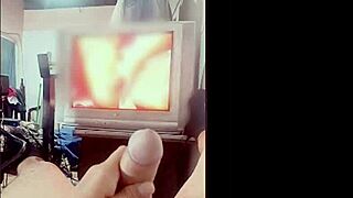 Hot curvy latina masturbates wildly with homemade toy on boyfriend's videocall!