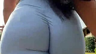 love my tight leggings walk