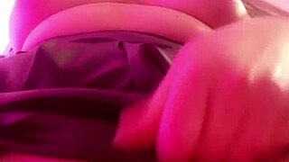 ay sobrino mira como tu tia puta se exhibe asi...