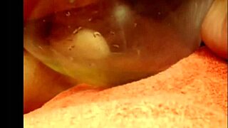 Webcam Girl Pees Outdoor in Public Amateur Show – Dare You Watch Her Squirt?!!