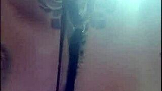 gostosa cavala teases stripping big ass clit huge gg red