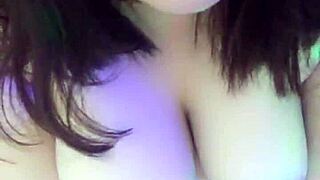 vietnamese girl drops pants for hot sex romp