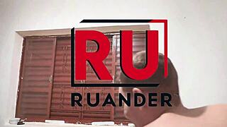 se arrumou toda pra sair sozinha mas quem comeu o cuzinho fui eu com ela gemendo alto de prazer no anal com minhas bolas batendo