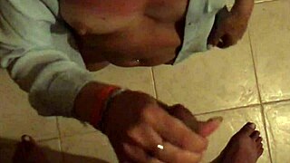 hey check this skinny slut getting balcony pounded outdoors 😏🍆🌳