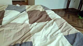 Morning Wake-Up Jerk-Off Empties Full Balls in Homemade Clip