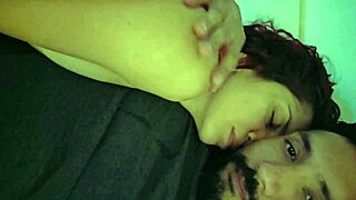 mi mejor amiga con tetas grandes me cabalga la polla despues de la uni