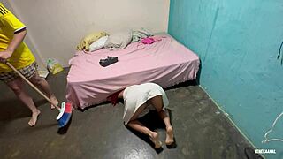 Housewife's intimate licks turn me fully lesbian