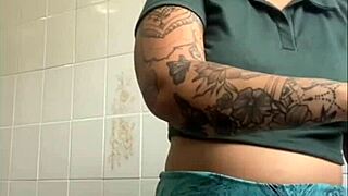 swollen pussy flash drives exhibitionist thrill