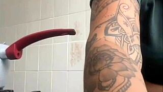 swollen pussy flash drives exhibitionist thrill