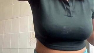 swollen pussy flash drives exhibitionist thrill